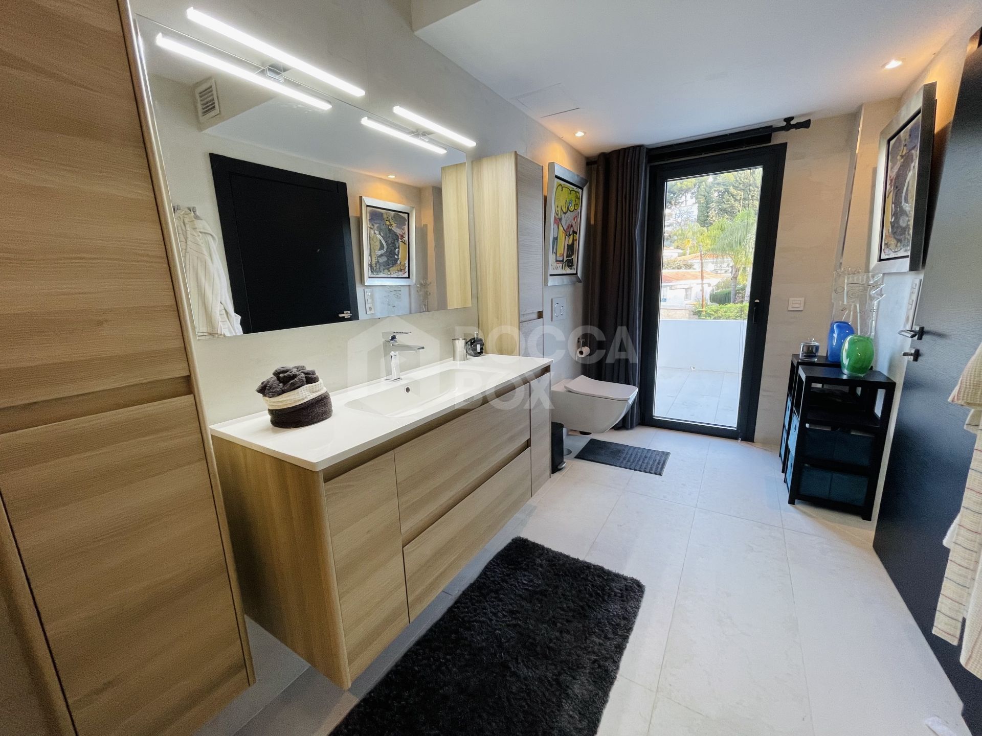 STYLISH, CONTEMPORARY VILLA SITUATED IN THE HEART OF NUEVA ANDALUCIA.