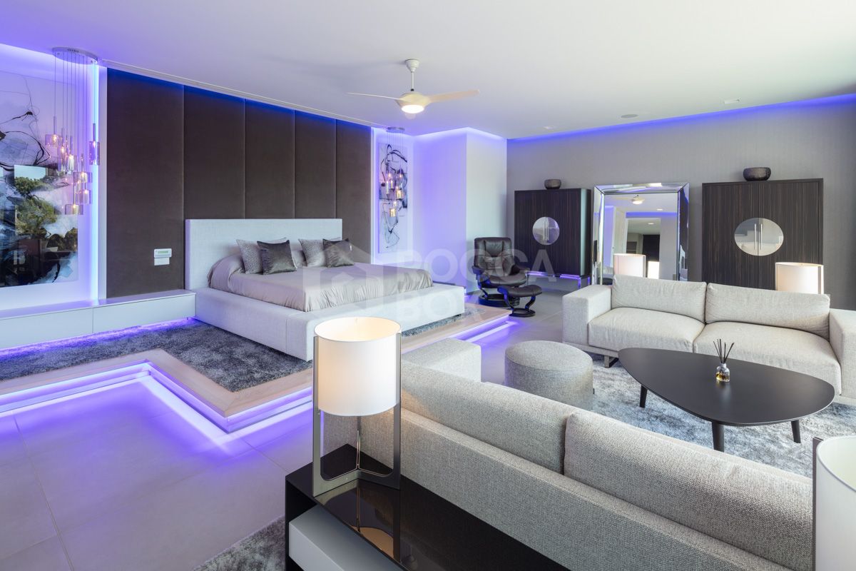 Elevate Your Lifestyle with this Contemporary Villa in the Heart of Nueva Andalucía