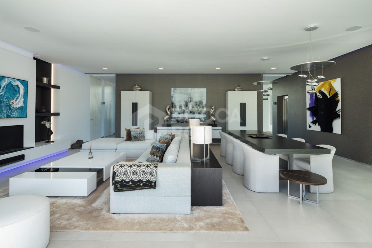 Elevate Your Lifestyle with this Contemporary Villa in the Heart of Nueva Andalucía
