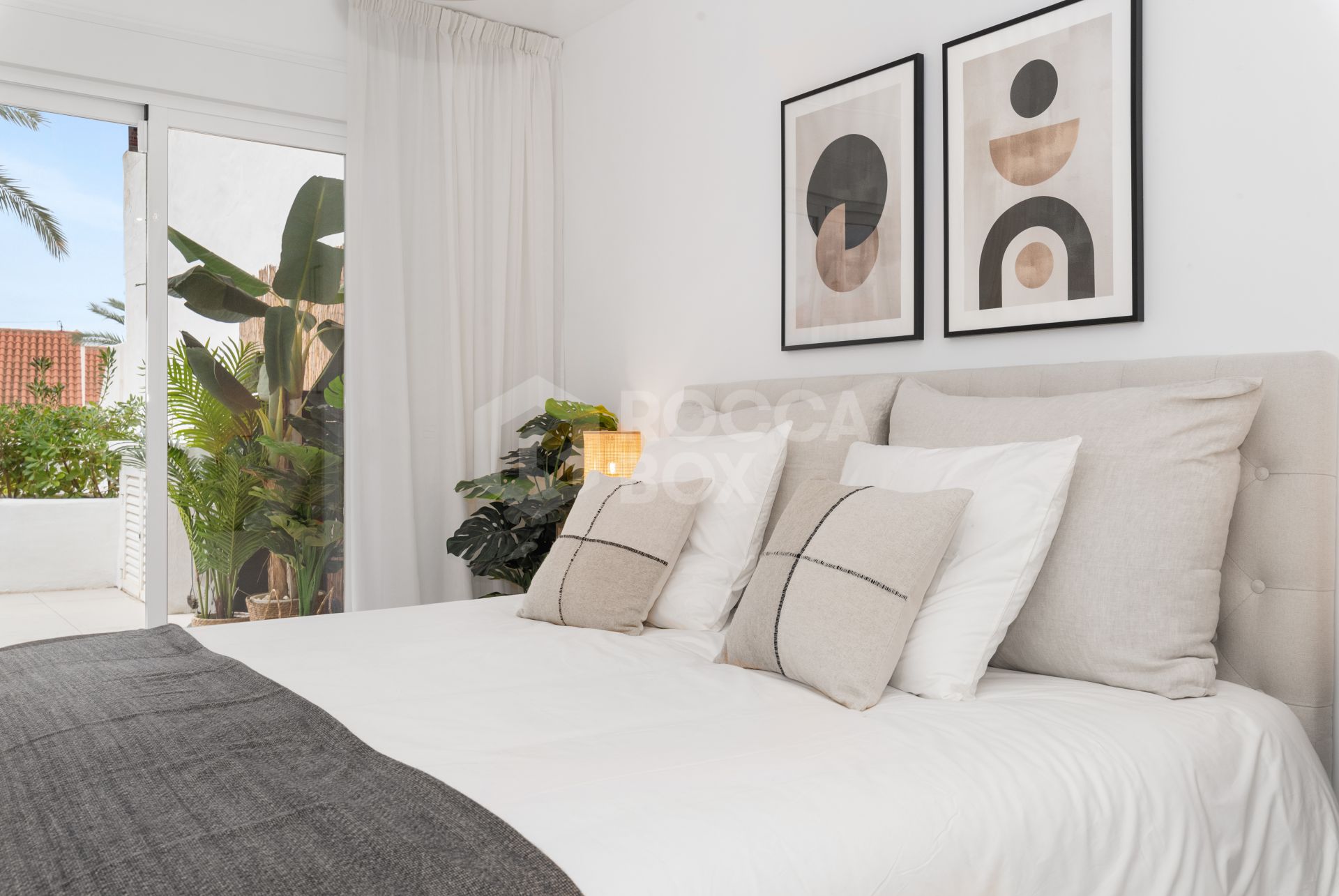 Indulge in the Serenity of this Exquisite Apartment with Captivating Views