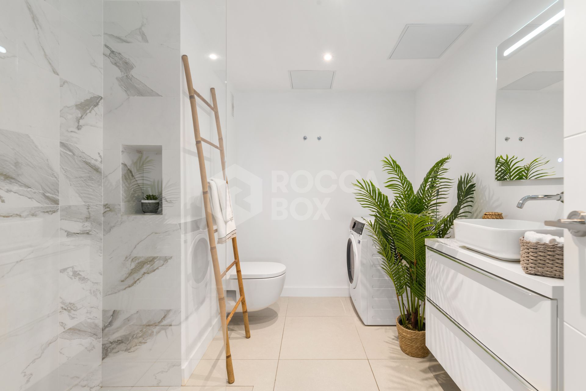 Indulge in the Serenity of this Exquisite Apartment with Captivating Views