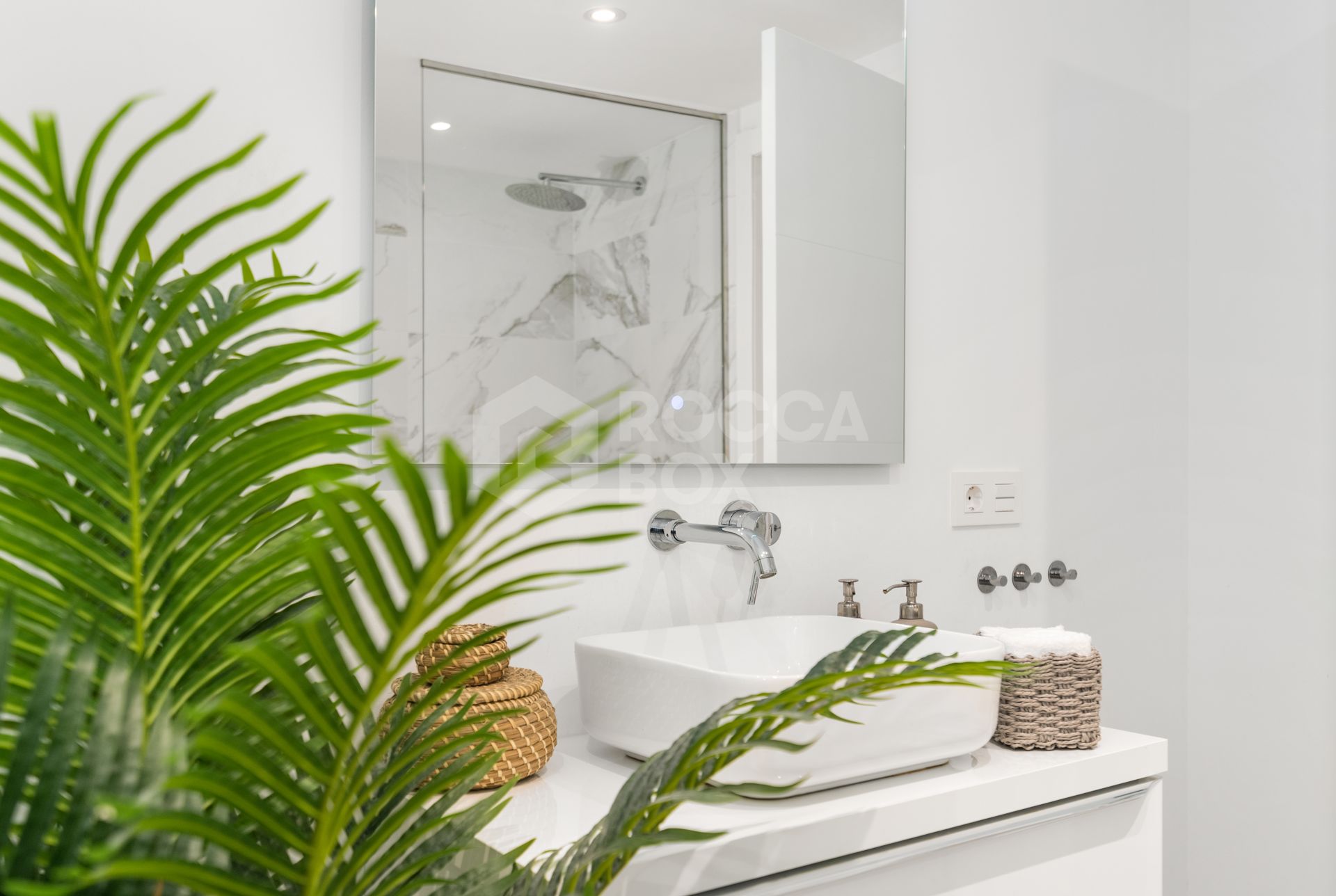 Indulge in the Serenity of this Exquisite Apartment with Captivating Views