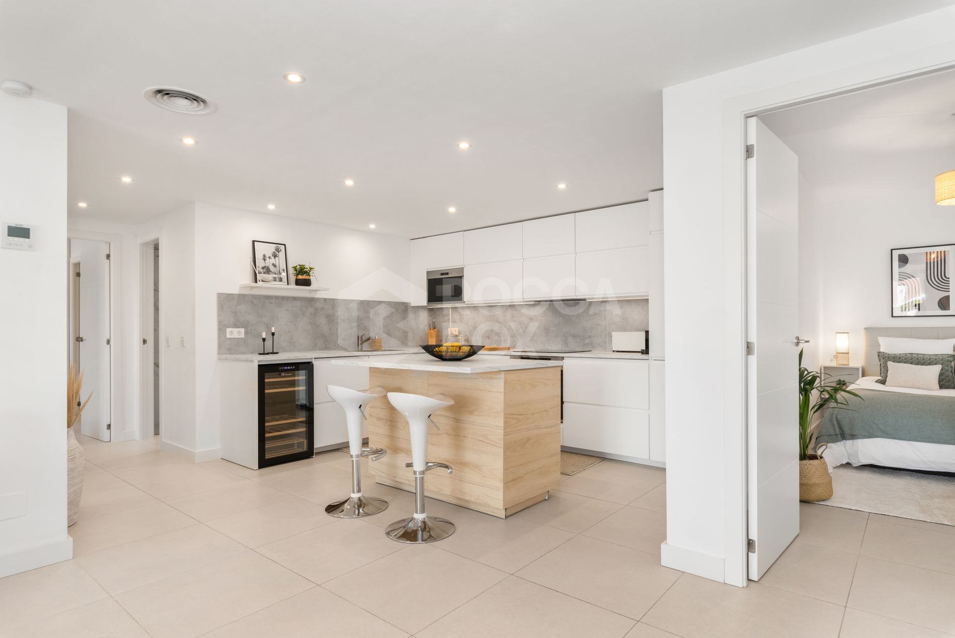Indulge in the Serenity of this Exquisite Apartment with Captivating Views