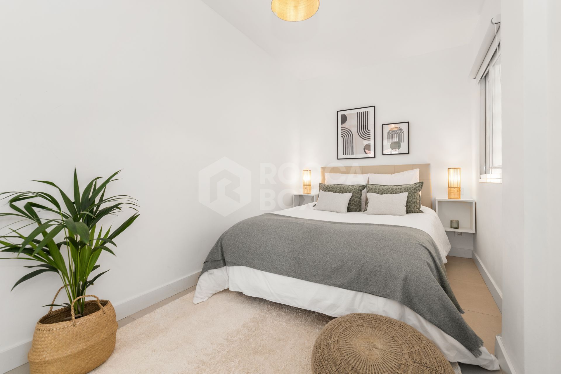 Indulge in the Serenity of this Exquisite Apartment with Captivating Views