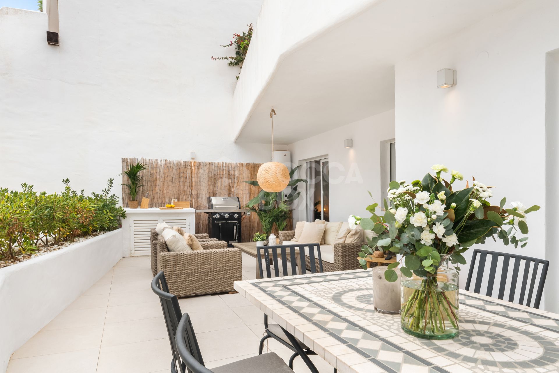 Indulge in the Serenity of this Exquisite Apartment with Captivating Views