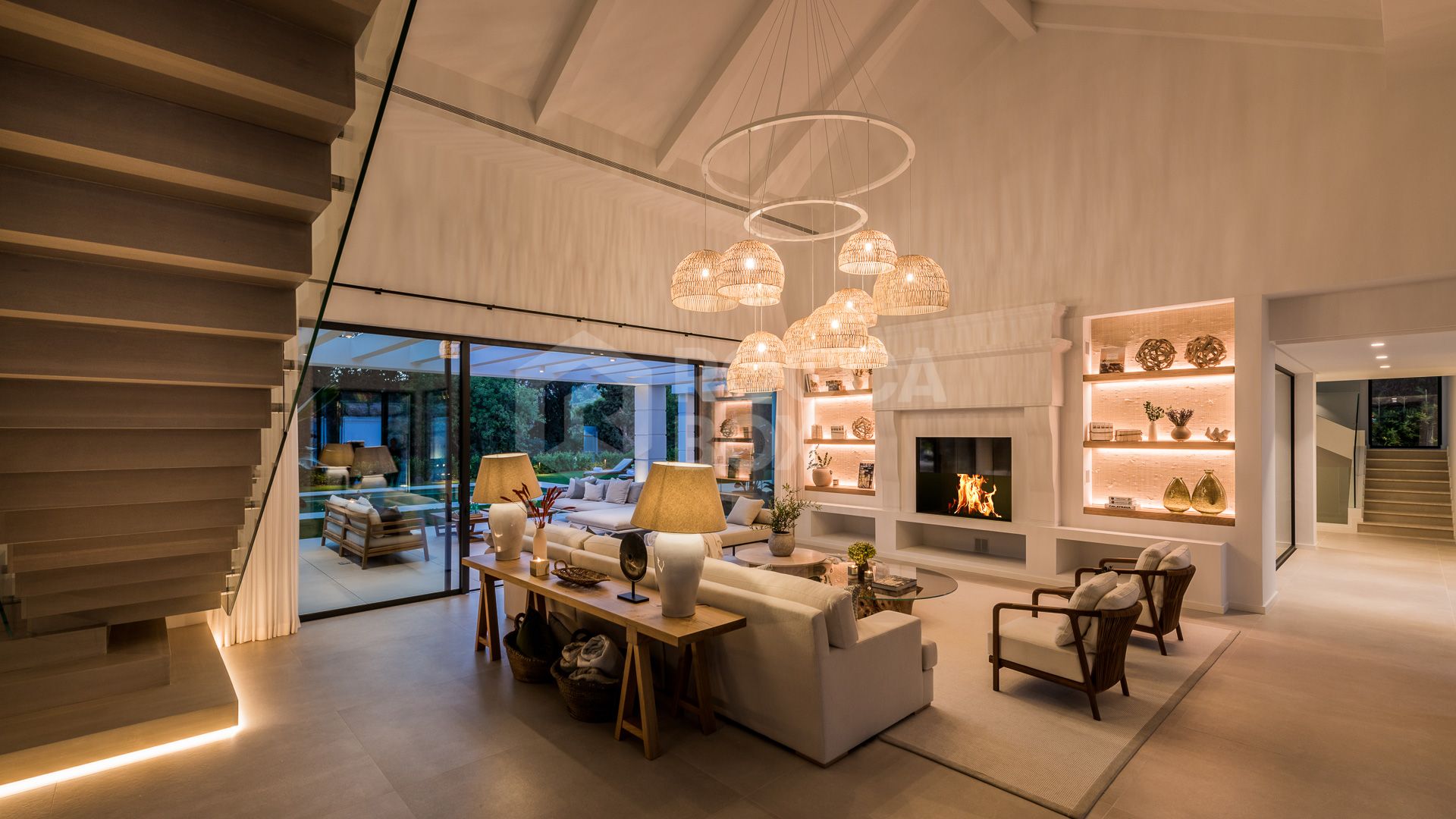 Spectacular Modern Design Villa: A Fusion of Elegance and Timeless Luxury