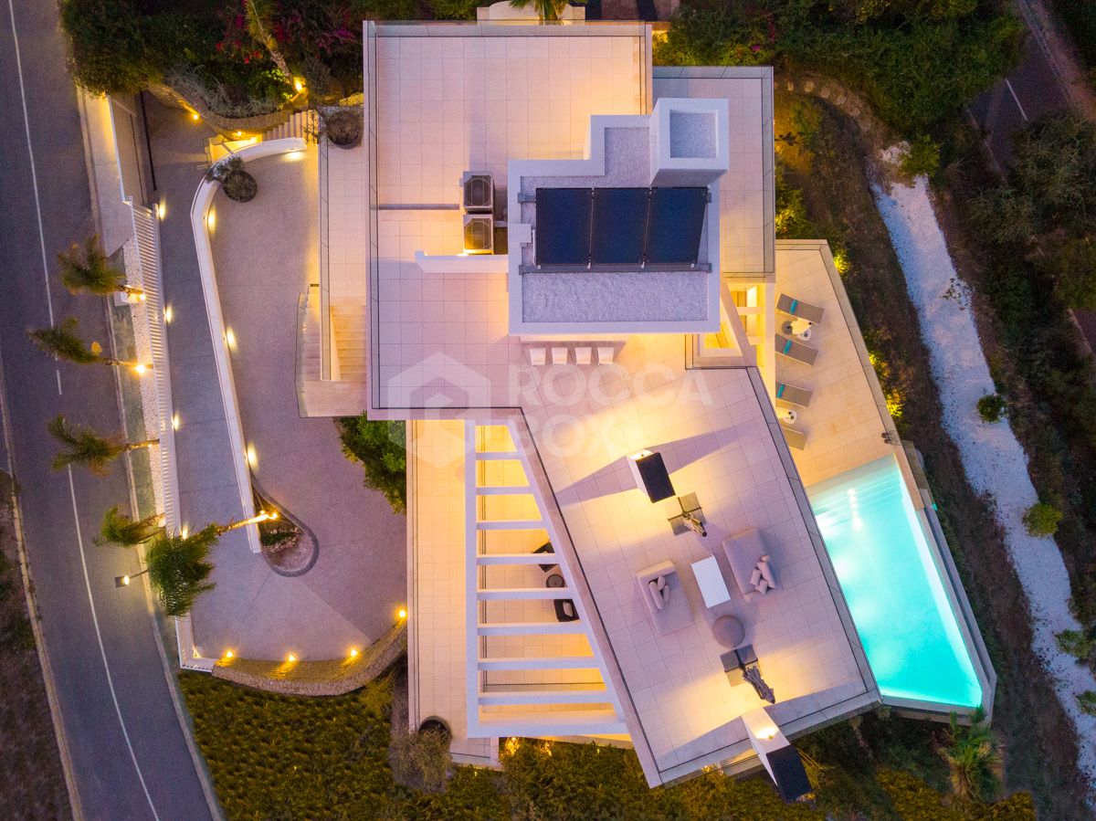 Luxury Living Redefined: A Designer Estate with Breathtaking Views