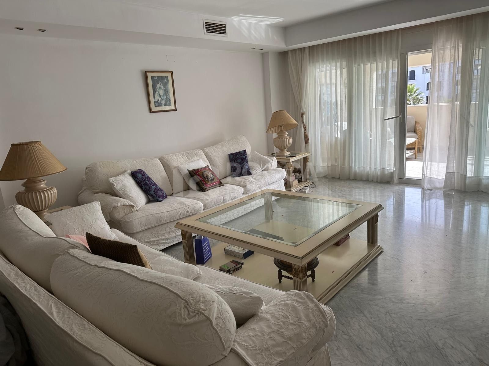 Elegant Beachside Apartment for Rent in Marbella's Prestigious Puerto Banus
