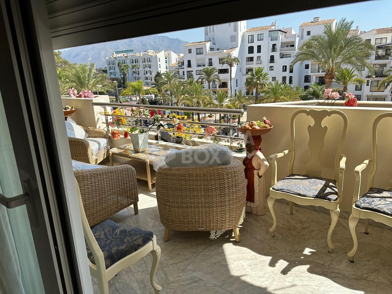 Elegant Beachside Apartment for Rent in Marbella's Prestigious Puerto Banus