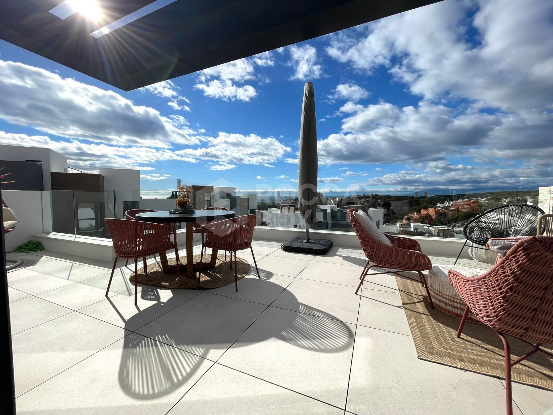 DUPLEX PENTHOUSE WITH PRIVATE ROOFTOP SWIMMING POOL