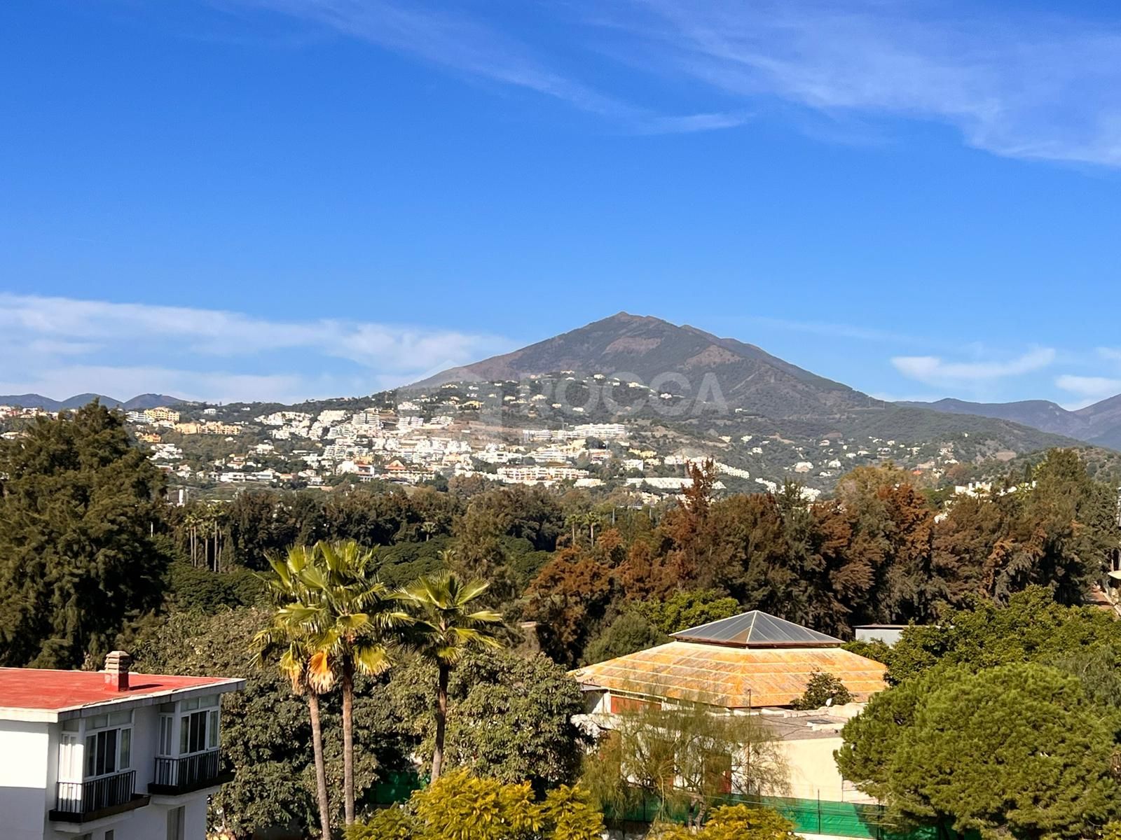 Mountain view 3 bed 2 bath apartment in Nueva Andalucia