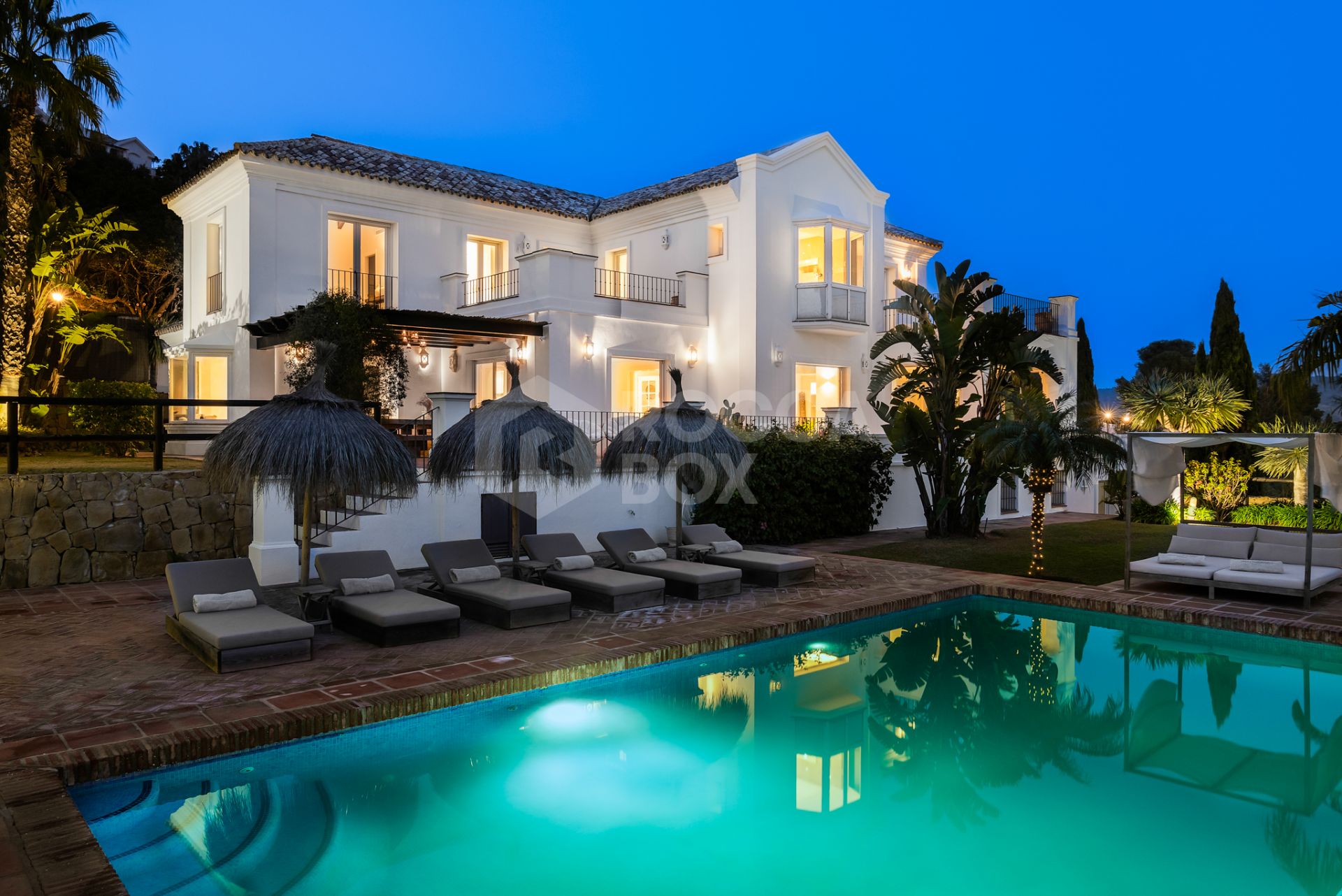 Exquisite Villa with Panoramic Views in Los Monteros Altos