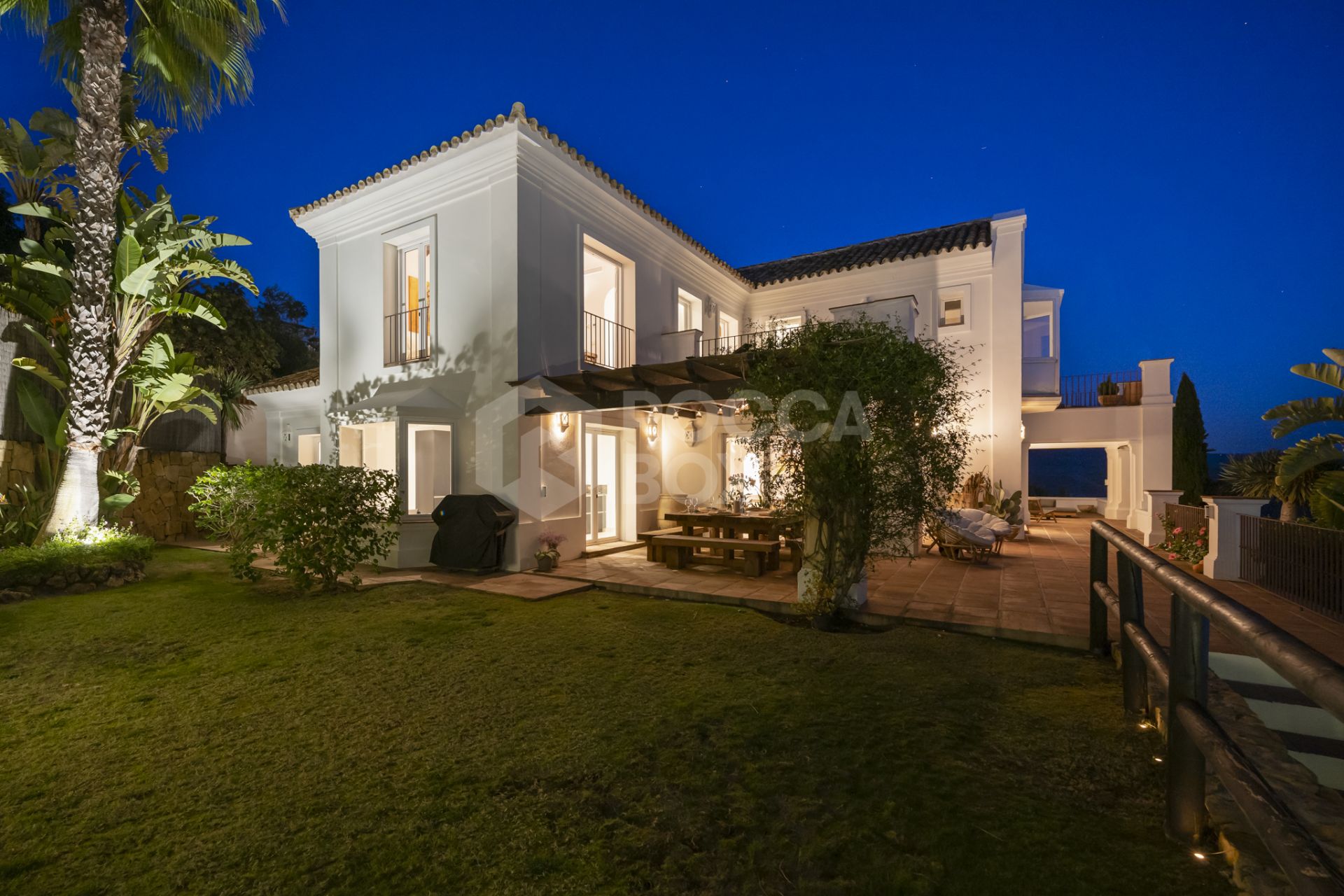 Exquisite Villa with Panoramic Views in Los Monteros Altos