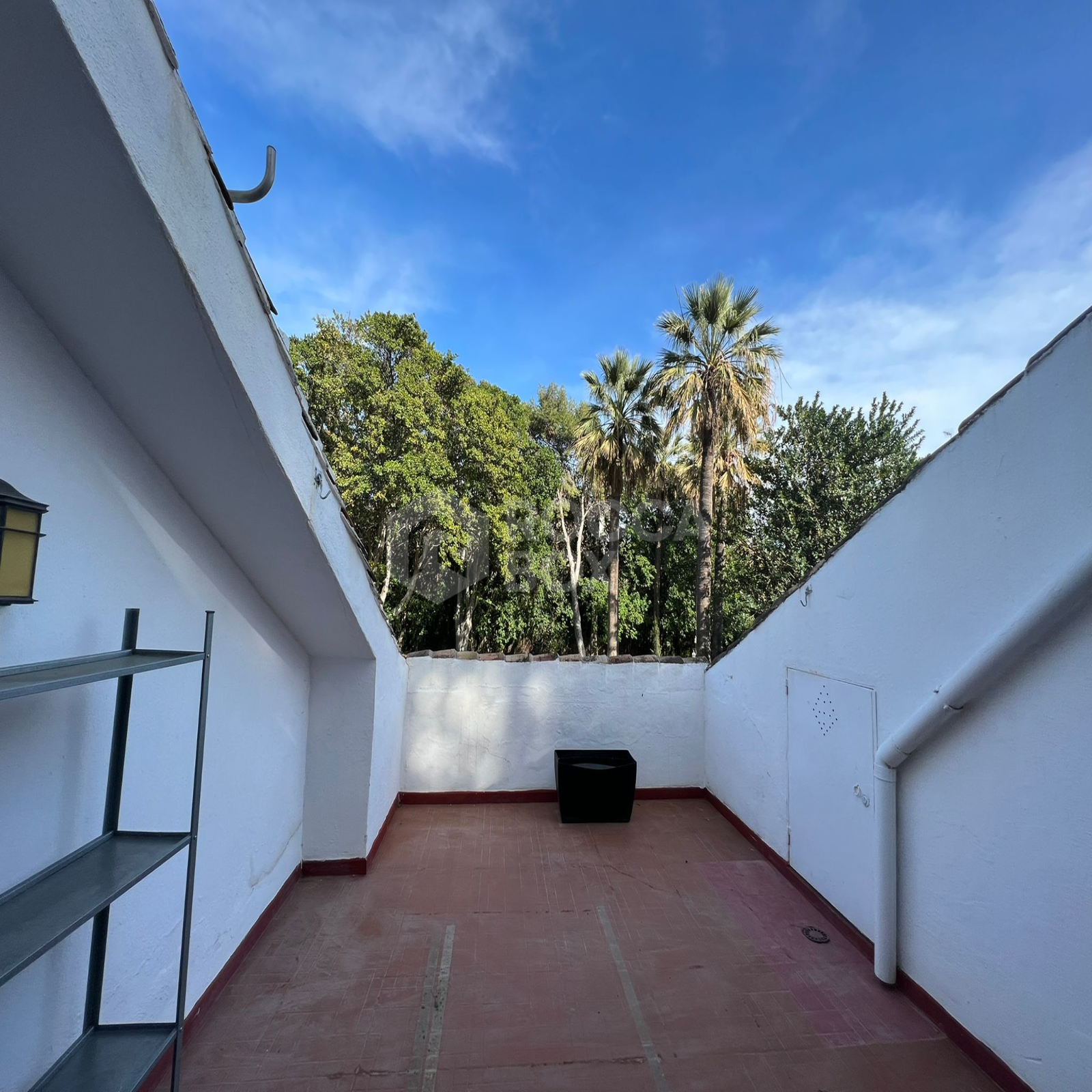 Fantastic renovation opportunity in Las Agrupadas, Nueva Andalucia.