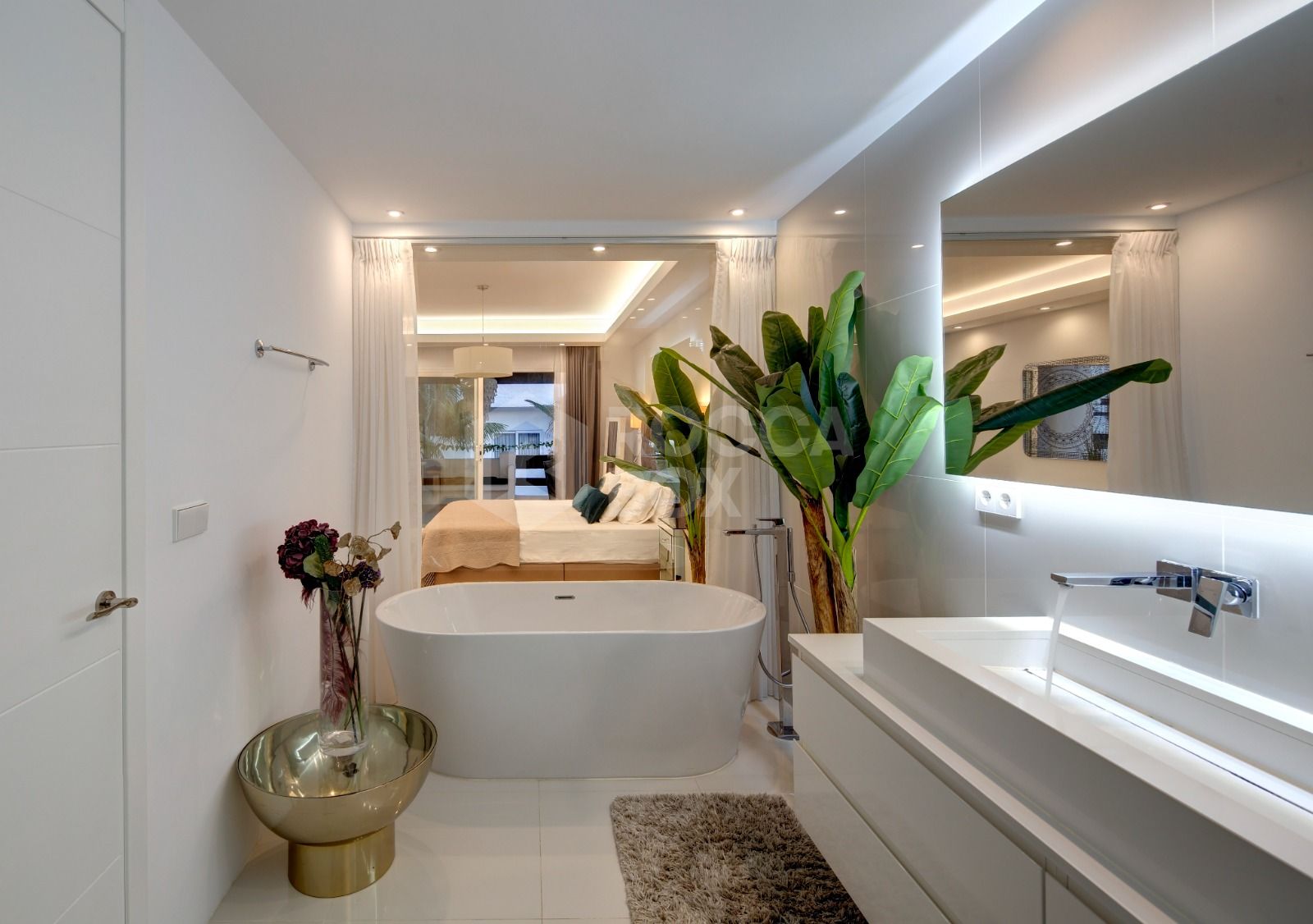 Luxury 3 bed apartment in the heart of the iconic Puente Romano