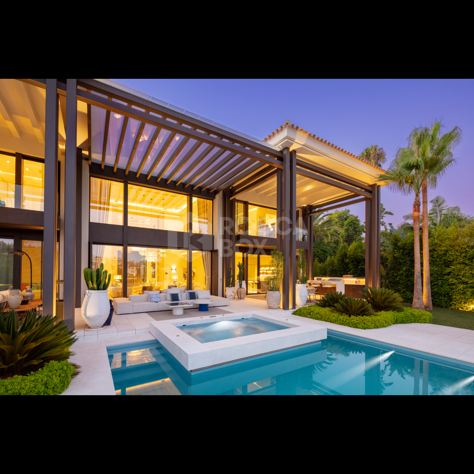 Exceptional Golf Valley Residence with Unparalleled Luxury