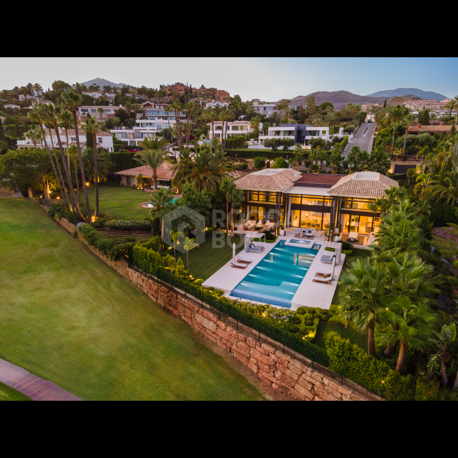 Exceptional Golf Valley Residence with Unparalleled Luxury