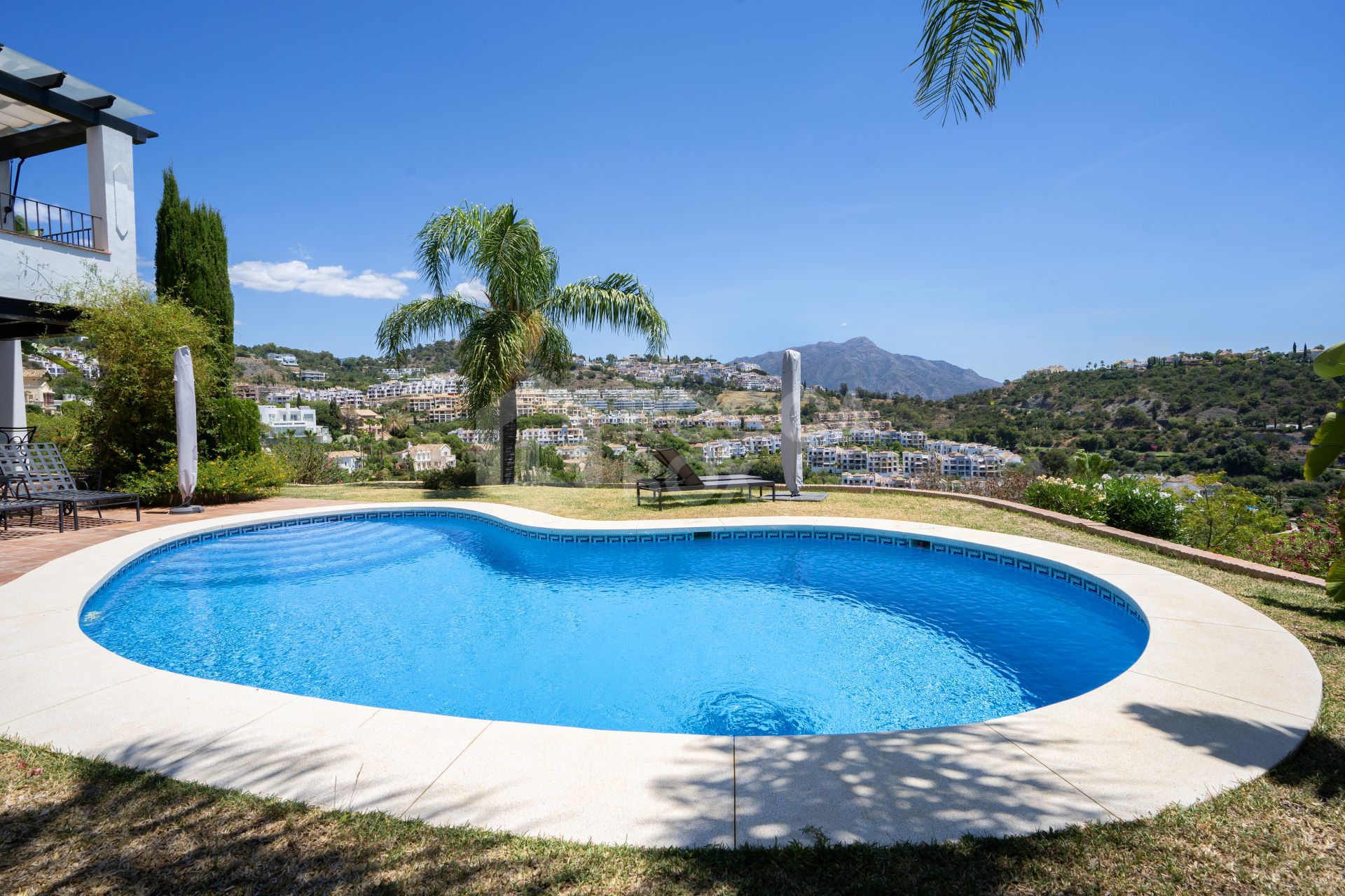 4 bed villa Los Arqueros golf