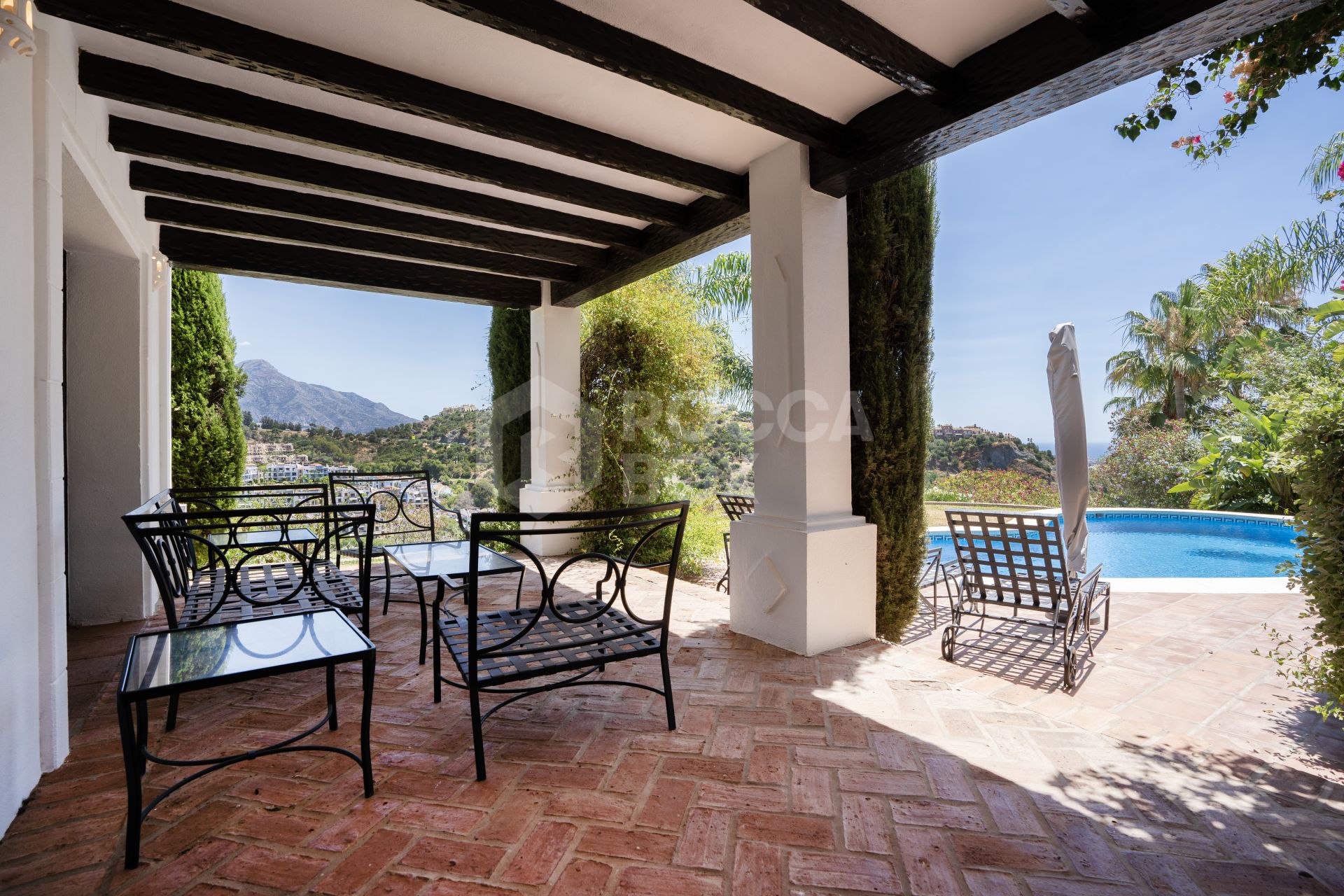 4 bed villa Los Arqueros golf