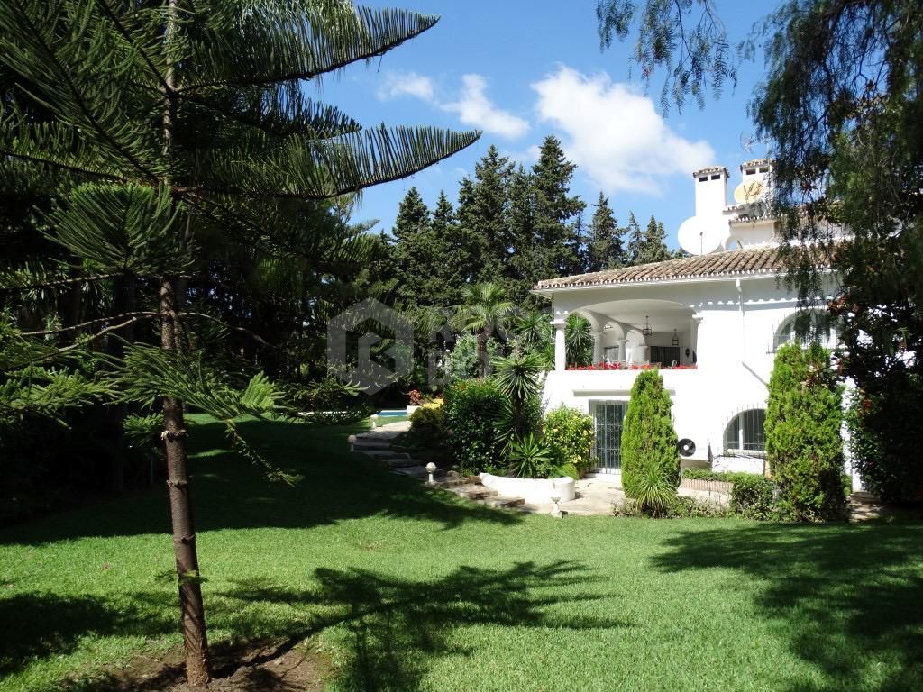 Mansion for rent in Sierra Blanca, Marbella