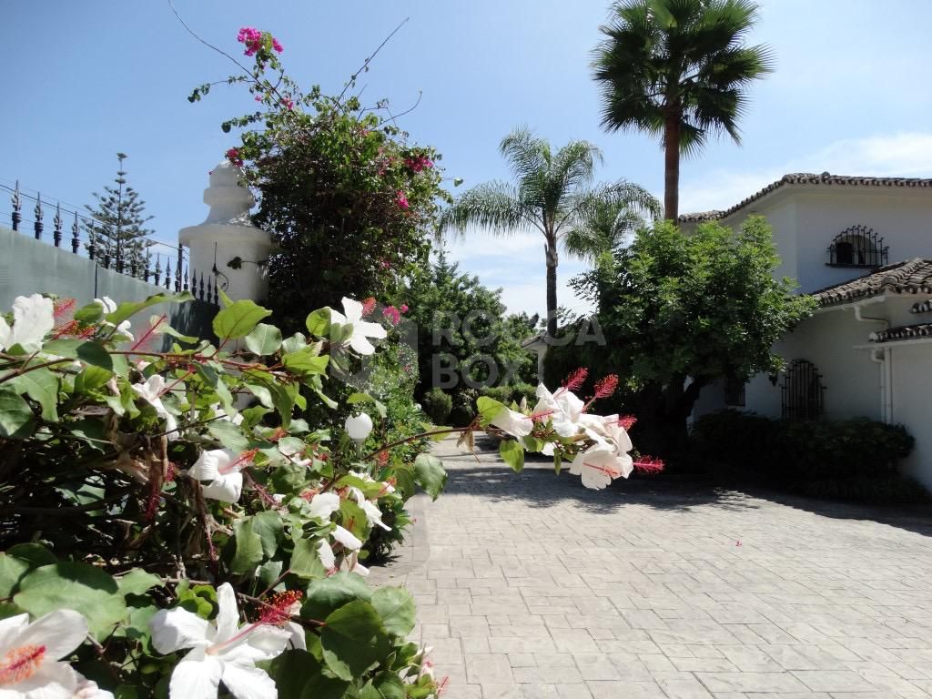 Mansion for rent in Sierra Blanca, Marbella