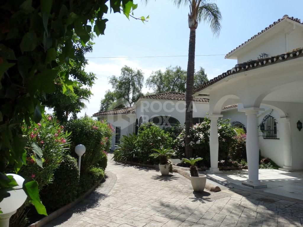 Mansion for rent in Sierra Blanca, Marbella