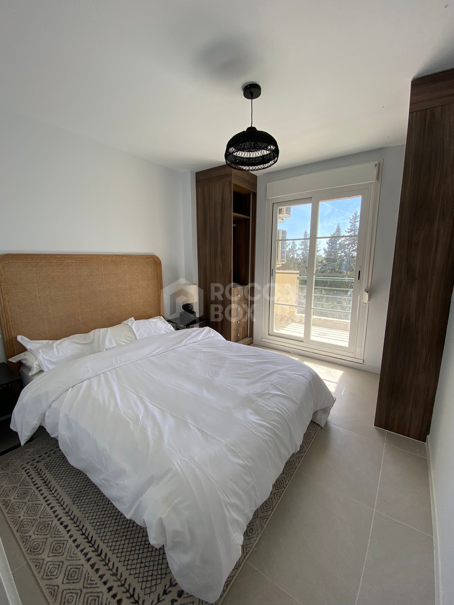 A FANTASTIC OPPORTUNITY TO ACQUIRE A BRAND NEW FULLY RENOVATED DUPLEX PENTHOUSE IN SEÑORIO DE ALOHA.