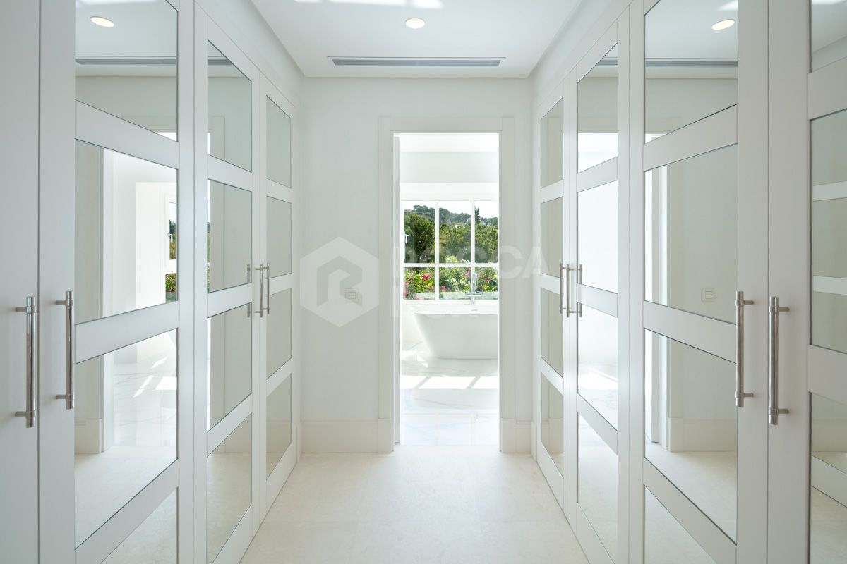 Exquisite villa nestled in the heart of the Golf Valley!