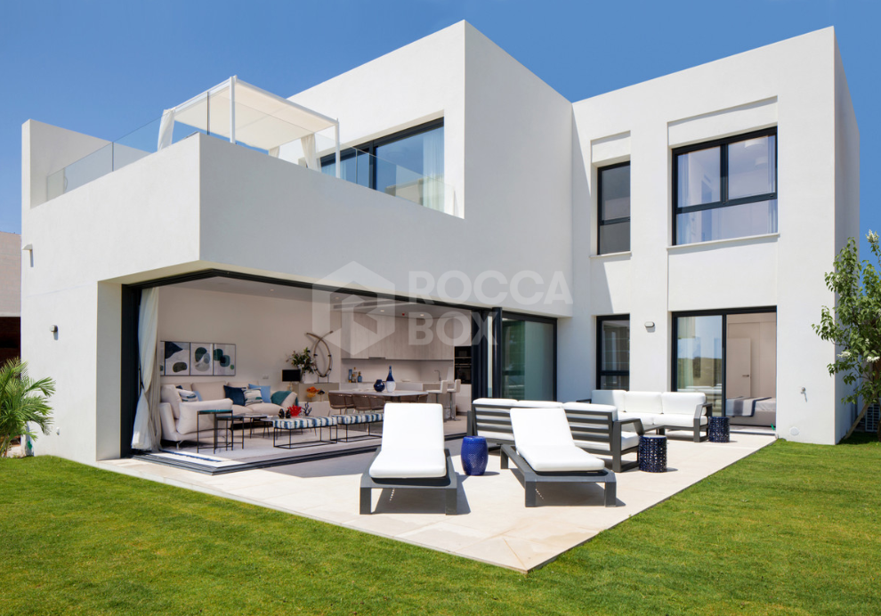 Boutique residential complex comprising 12 modern villas sitting on the hills of Finca Cortesin in Casares Costa, overlooking the stunning landscape stretching from the Marbella mountain range to Gibraltar and the coast of Morocco uninterrupted.