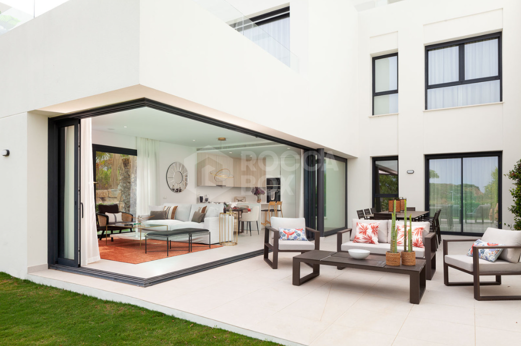 Boutique residential complex comprising 12 modern villas sitting on the hills of Finca Cortesin in Casares Costa, overlooking the stunning landscape stretching from the Marbella mountain range to Gibraltar and the coast of Morocco uninterrupted.
