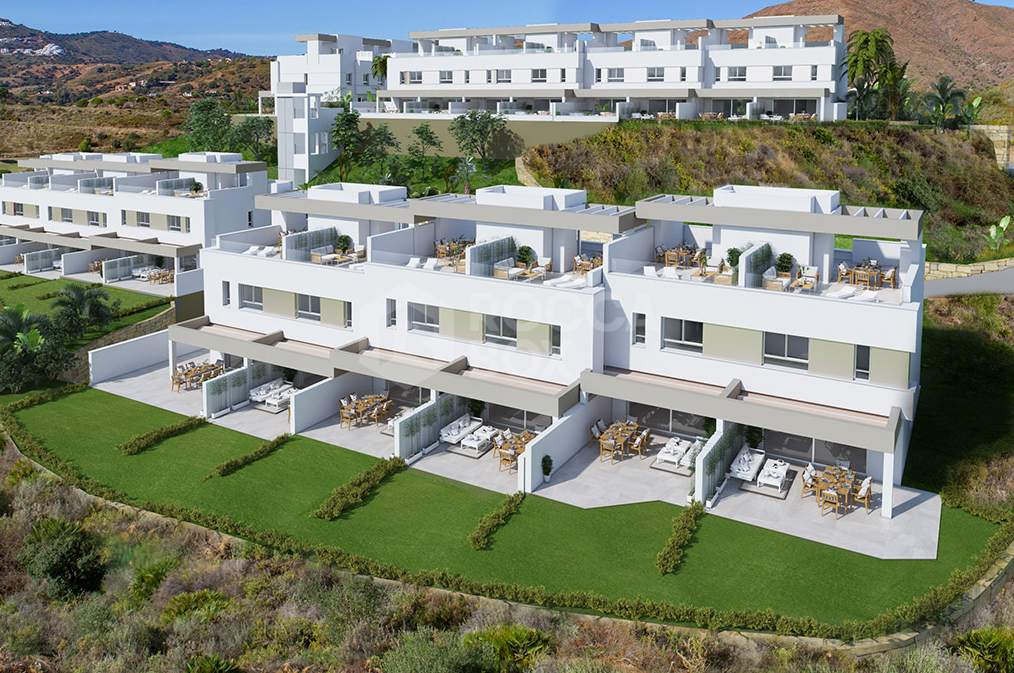 Luxury Golf-Front Homes Surrounded by Natural Beauty on the Costa del Sol