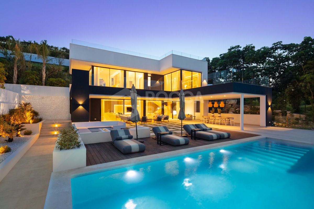 Exquisite LA-Style Luxury Residence in Nueva Andalucia