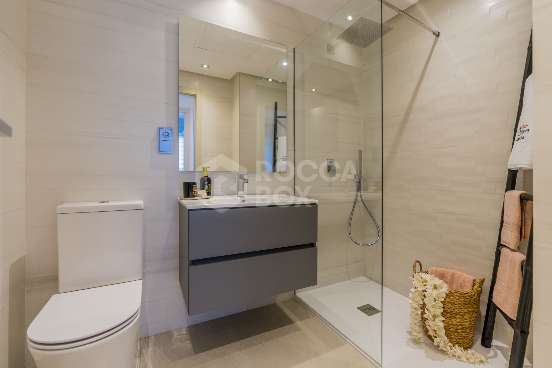 Exquisite Development with 14 Elegant Apartments and Penthouses