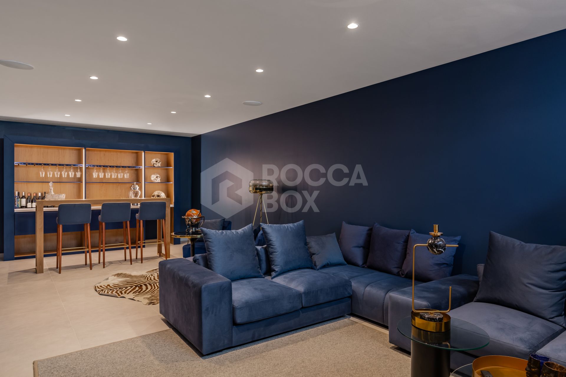 This outstanding contemporary masterpiece is situated in Nueva Andalucia, just 700m from the club house of Los Naranjos and 5kms from Puerto Banus with wide range of amenities.