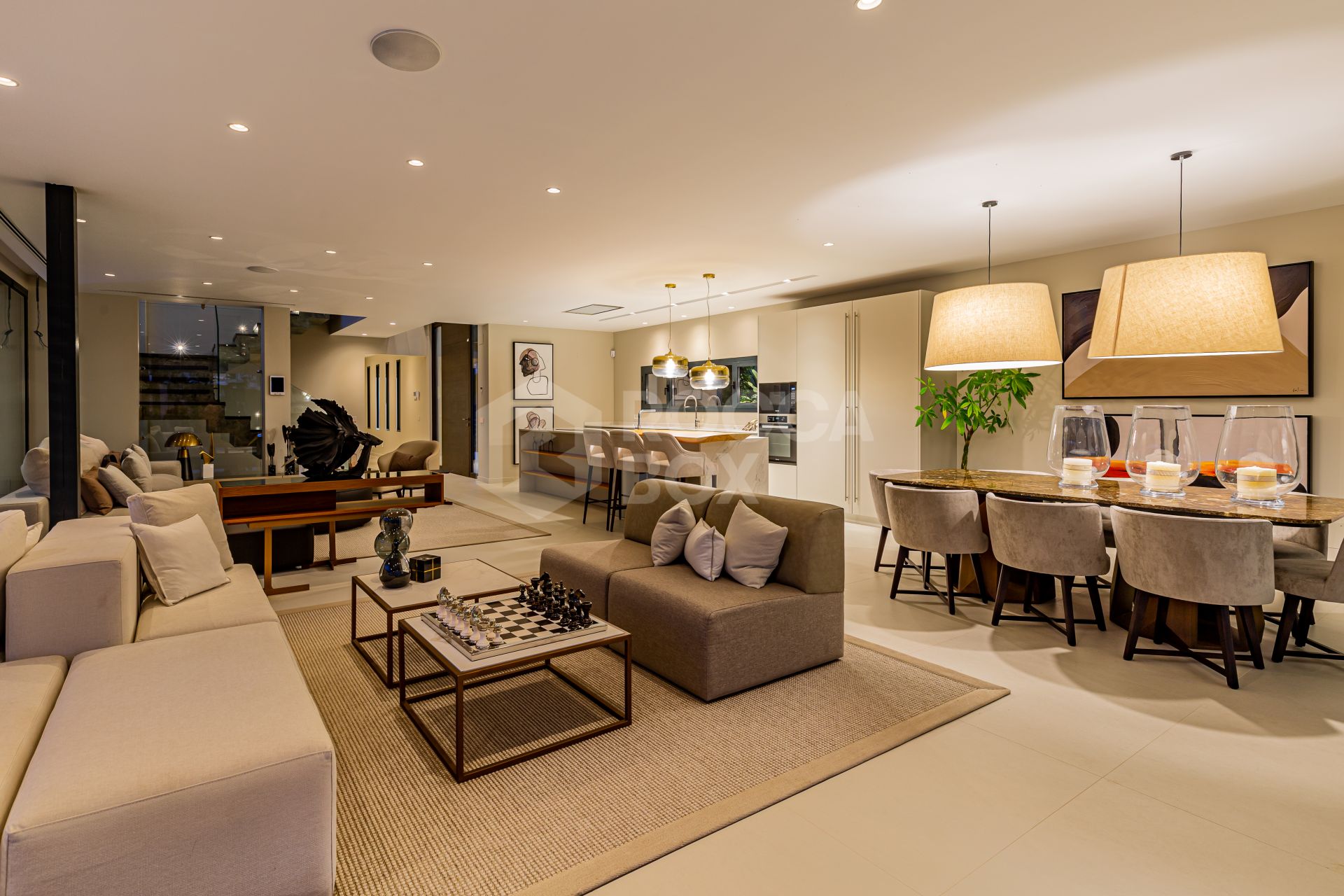 This outstanding contemporary masterpiece is situated in Nueva Andalucia, just 700m from the club house of Los Naranjos and 5kms from Puerto Banus with wide range of amenities.