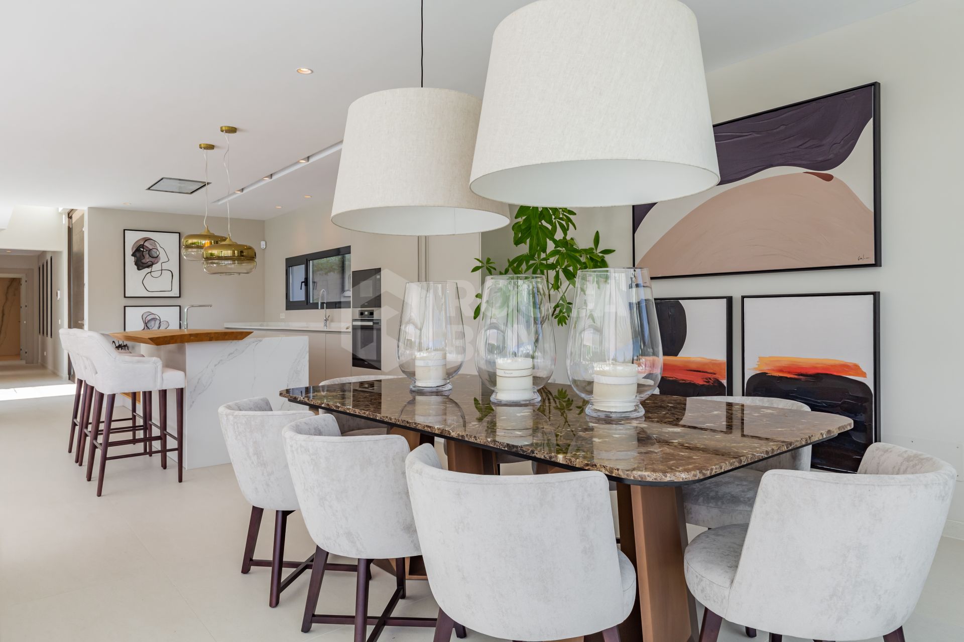 This outstanding contemporary masterpiece is situated in Nueva Andalucia, just 700m from the club house of Los Naranjos and 5kms from Puerto Banus with wide range of amenities.