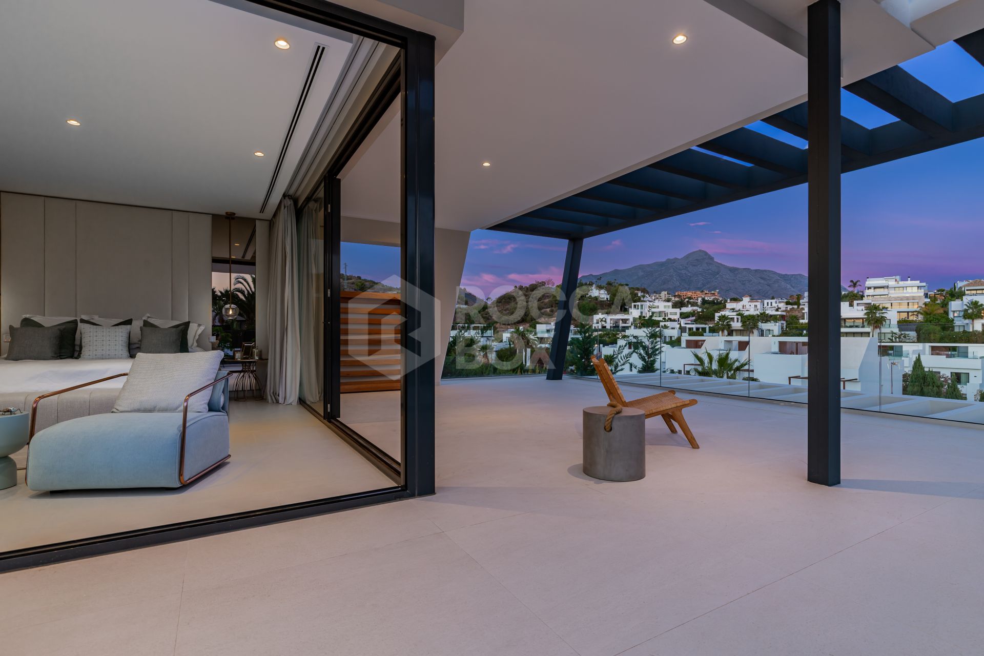 This outstanding contemporary masterpiece is situated in Nueva Andalucia, just 700m from the club house of Los Naranjos and 5kms from Puerto Banus with wide range of amenities.