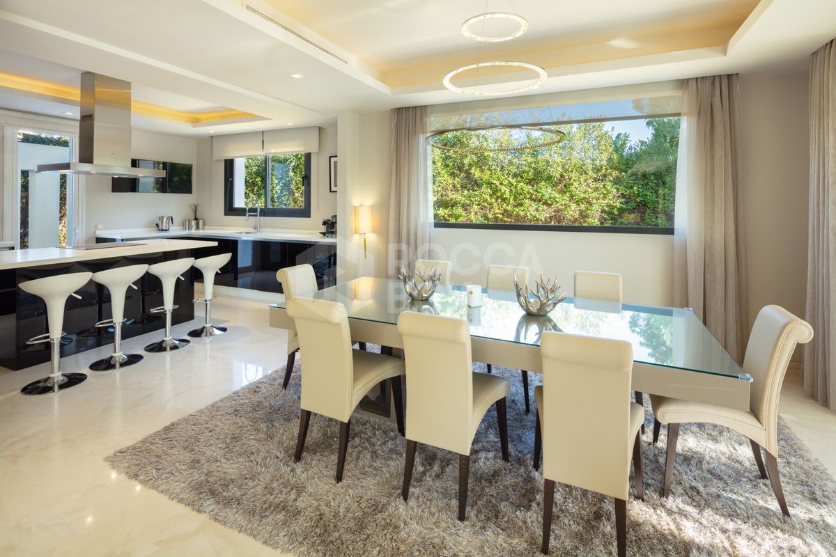 Exquisite Modern Villa in Altos de Puente Romano