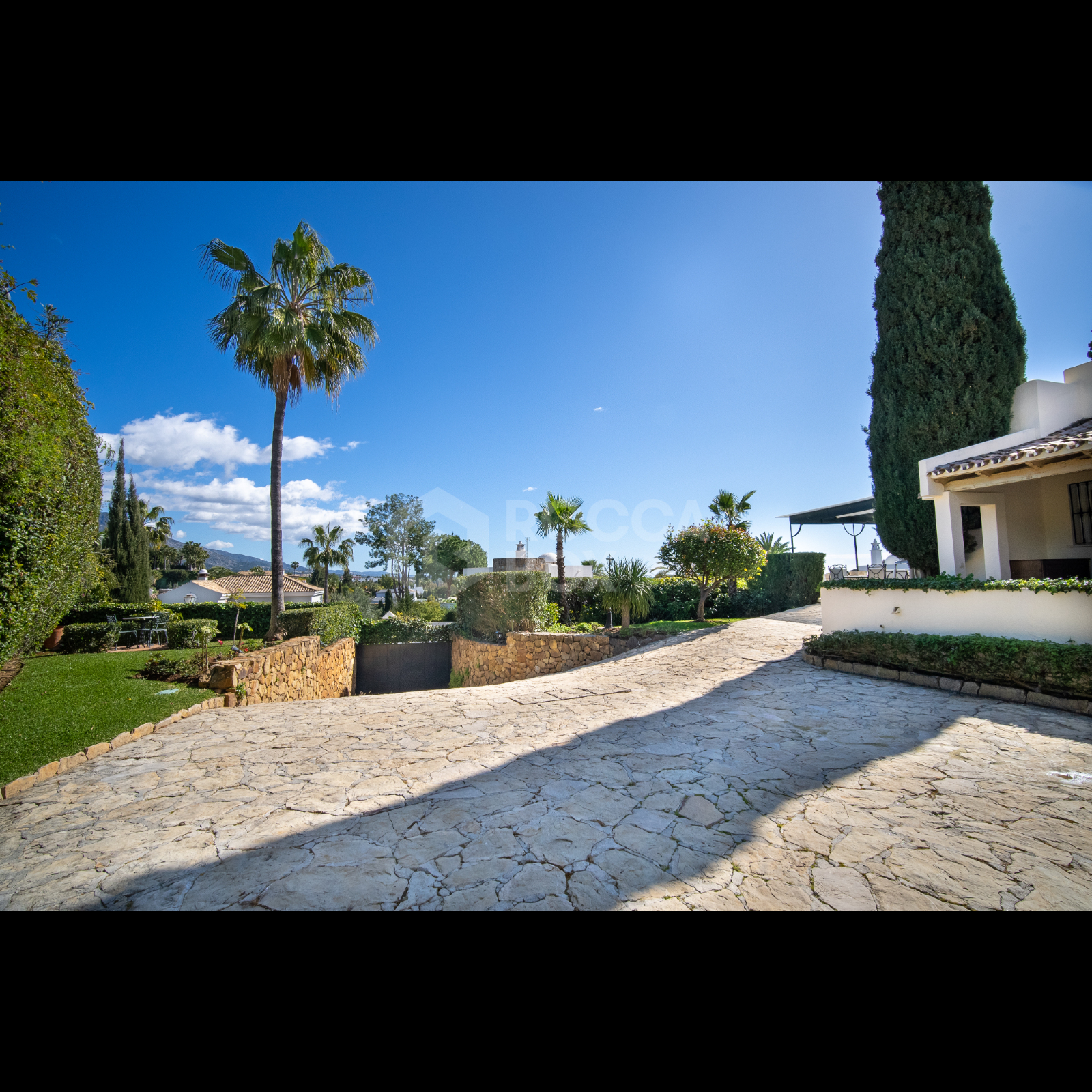 Luxurious Oasis with Manicured Gardens