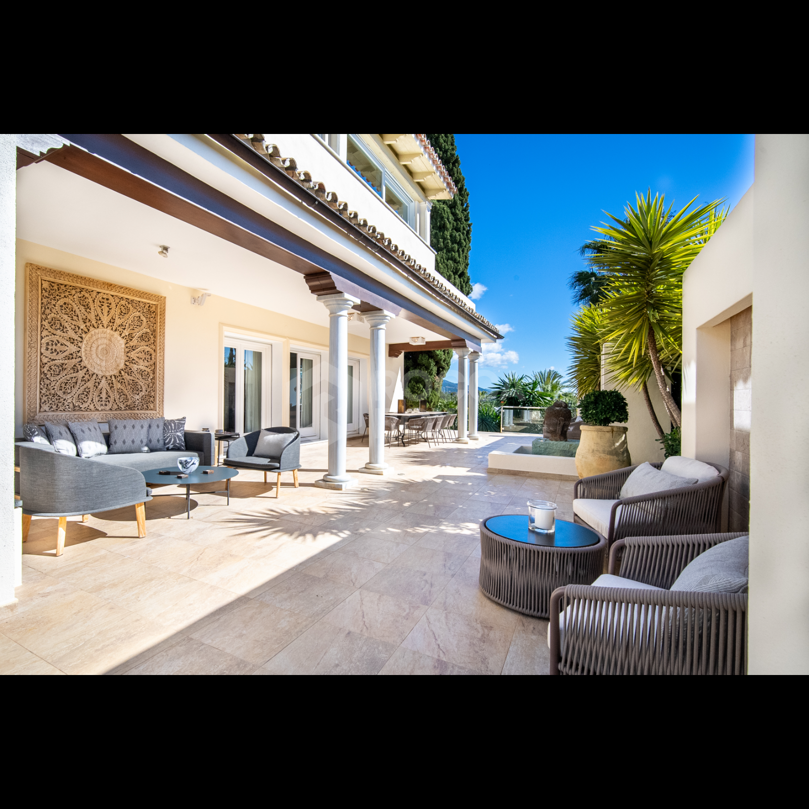 Luxurious Oasis with Manicured Gardens