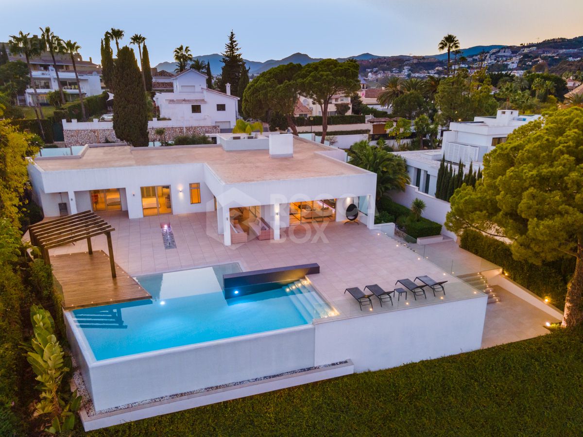 Immaculate Single-Level Villa with Scenic Golf and Mountain Views