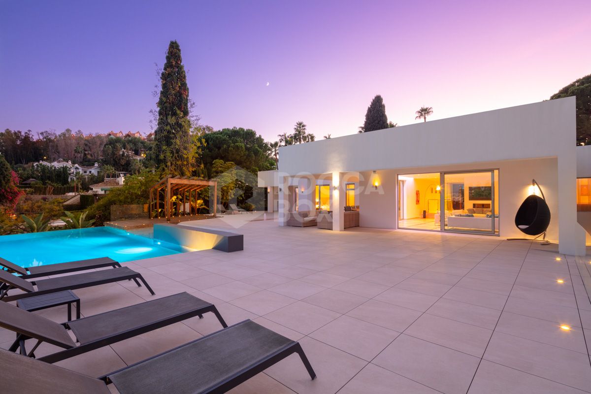 Immaculate Single-Level Villa with Scenic Golf and Mountain Views