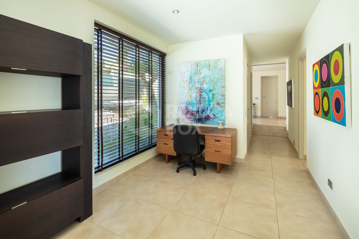 Immaculate Single-Level Villa with Scenic Golf and Mountain Views