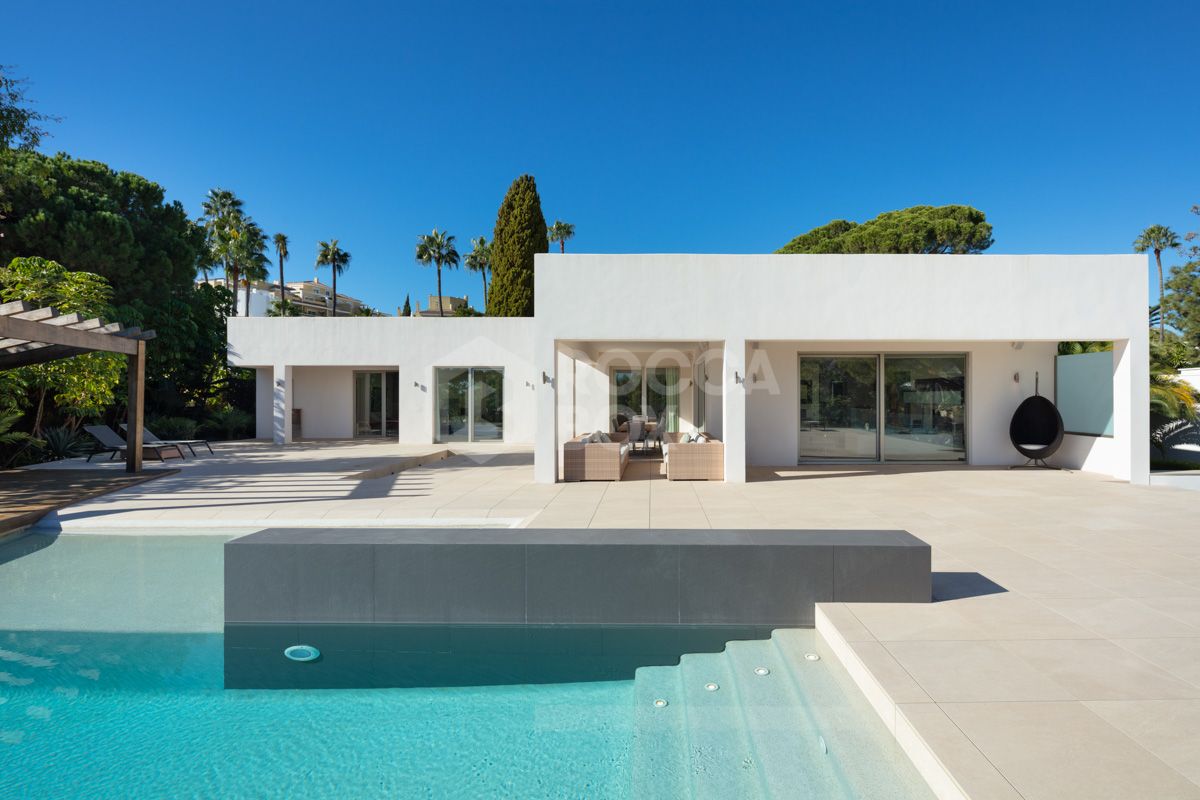 Immaculate Single-Level Villa with Scenic Golf and Mountain Views