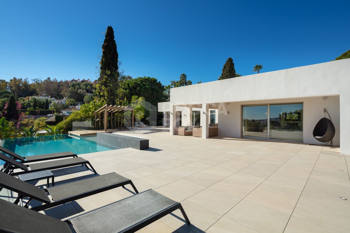 Immaculate Single-Level Villa with Scenic Golf and Mountain Views
