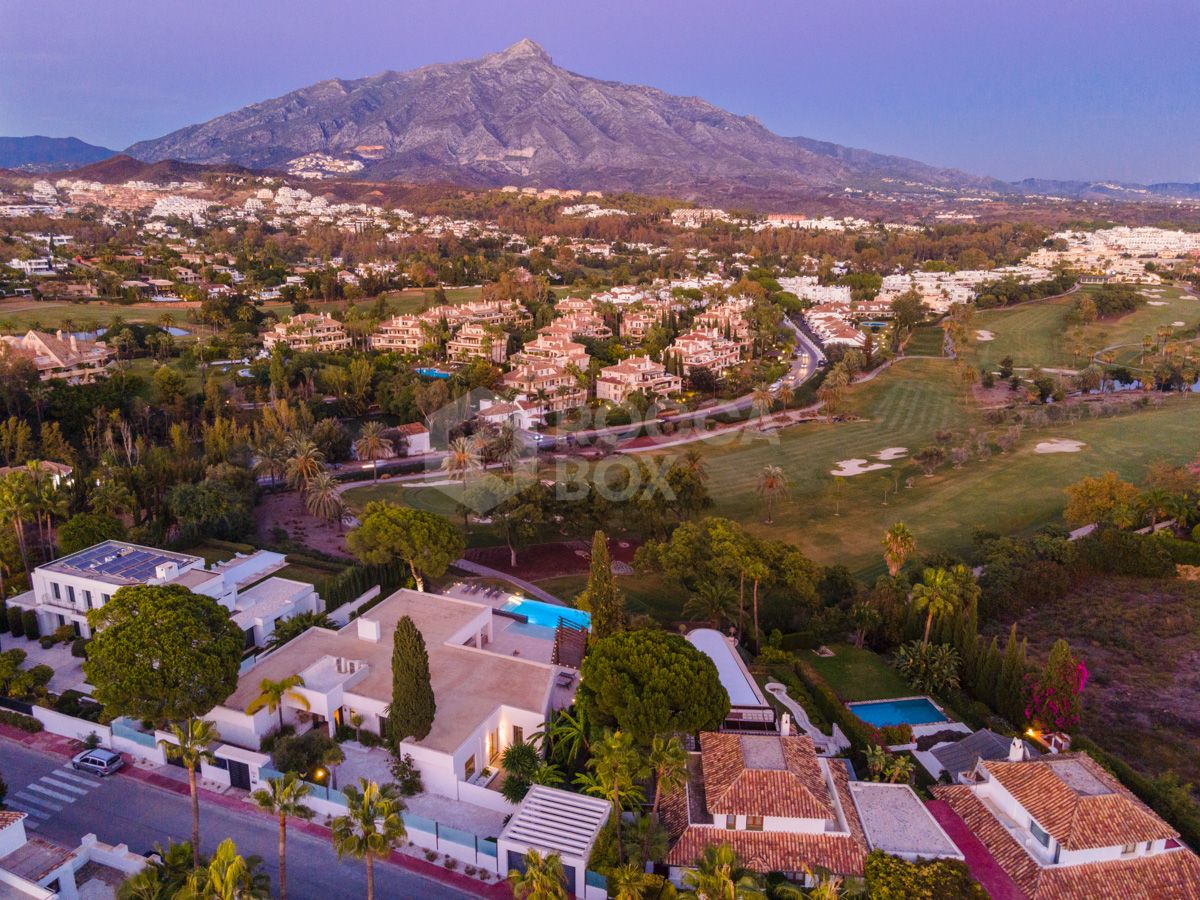 Immaculate Single-Level Villa with Scenic Golf and Mountain Views