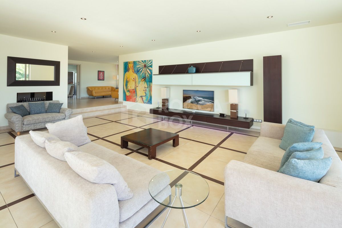 Immaculate Single-Level Villa with Scenic Golf and Mountain Views