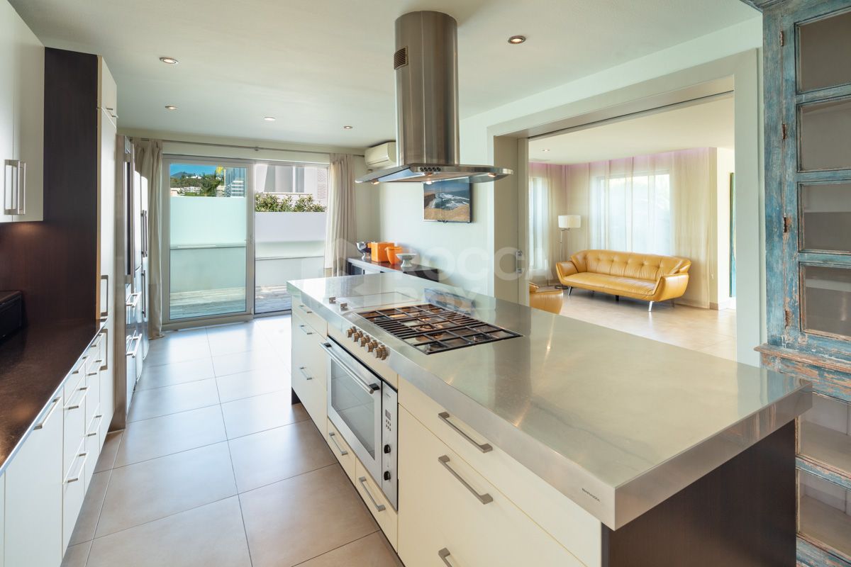 Immaculate Single-Level Villa with Scenic Golf and Mountain Views