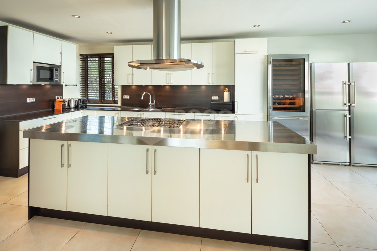 Immaculate Single-Level Villa with Scenic Golf and Mountain Views