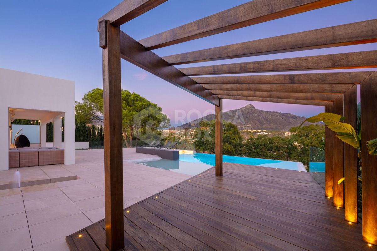 Immaculate Single-Level Villa with Scenic Golf and Mountain Views